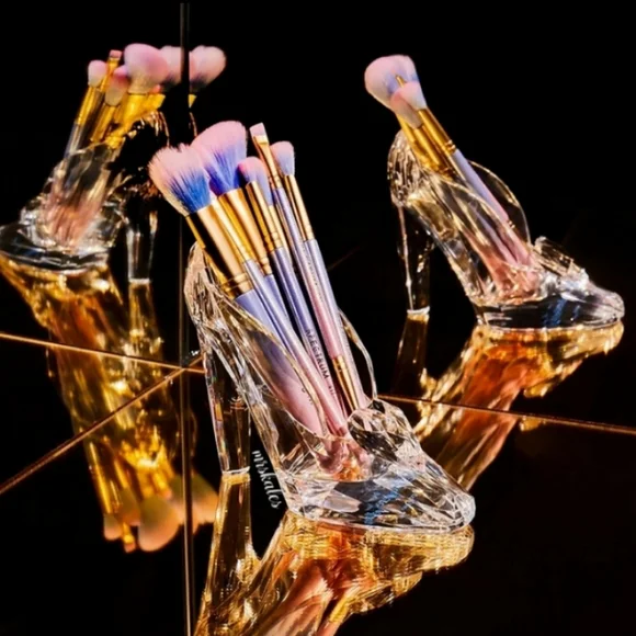 Cinderella Glass Slipper Brush Storage - Picture 6 of 16